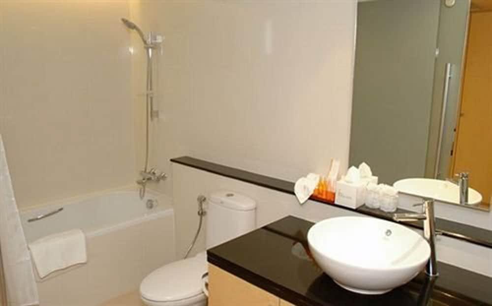 בנגקוק The Tivoli Hotel מראה חיצוני תמונה