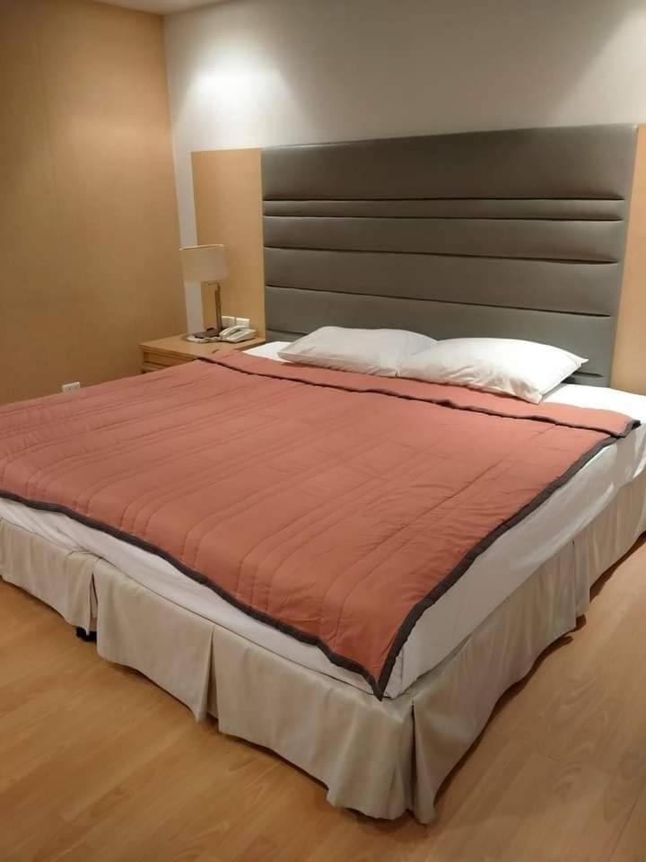 בנגקוק The Tivoli Hotel מראה חיצוני תמונה