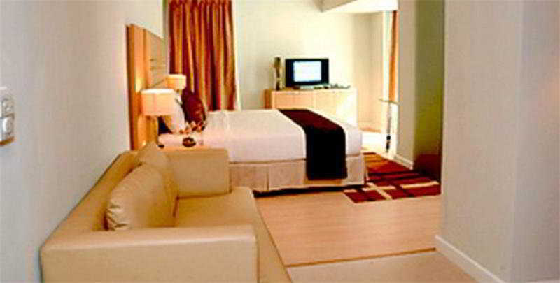 בנגקוק The Tivoli Hotel מראה חיצוני תמונה